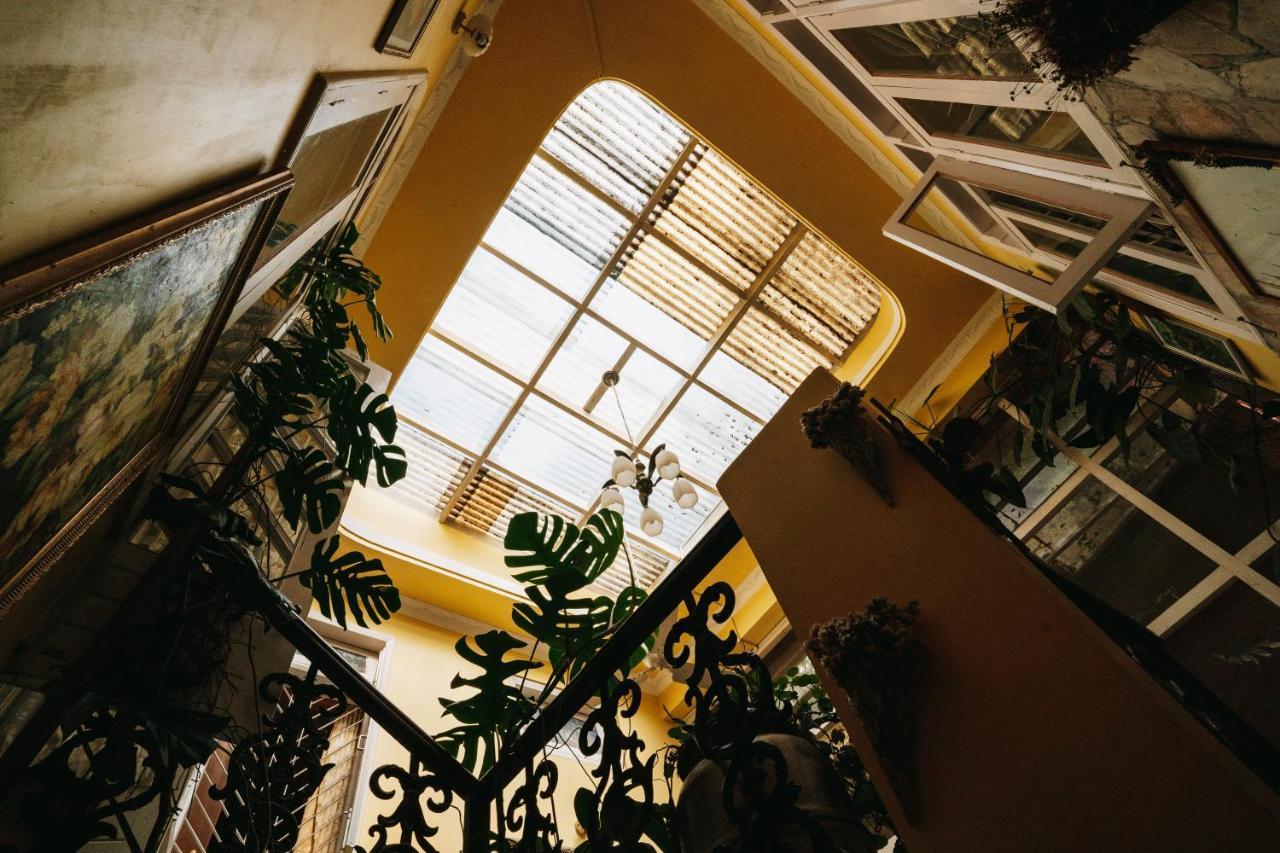 Rock Cliff Home Stay Shillong Ngoại thất bức ảnh