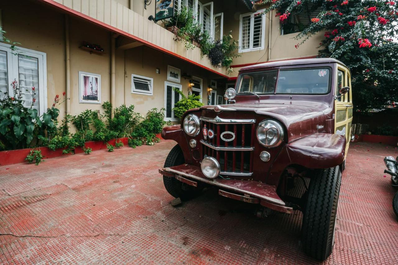 Rock Cliff Home Stay Shillong Ngoại thất bức ảnh