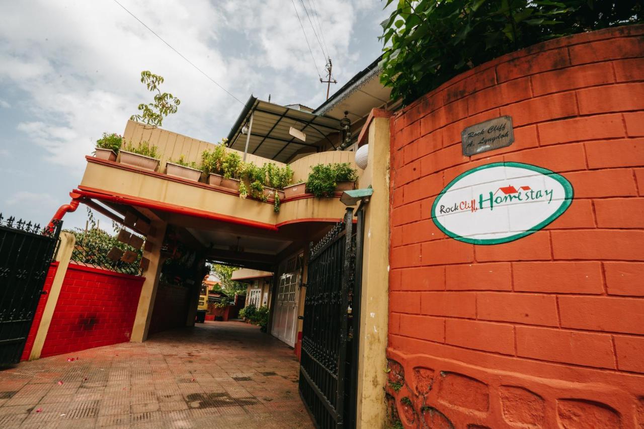 Rock Cliff Home Stay Shillong Ngoại thất bức ảnh