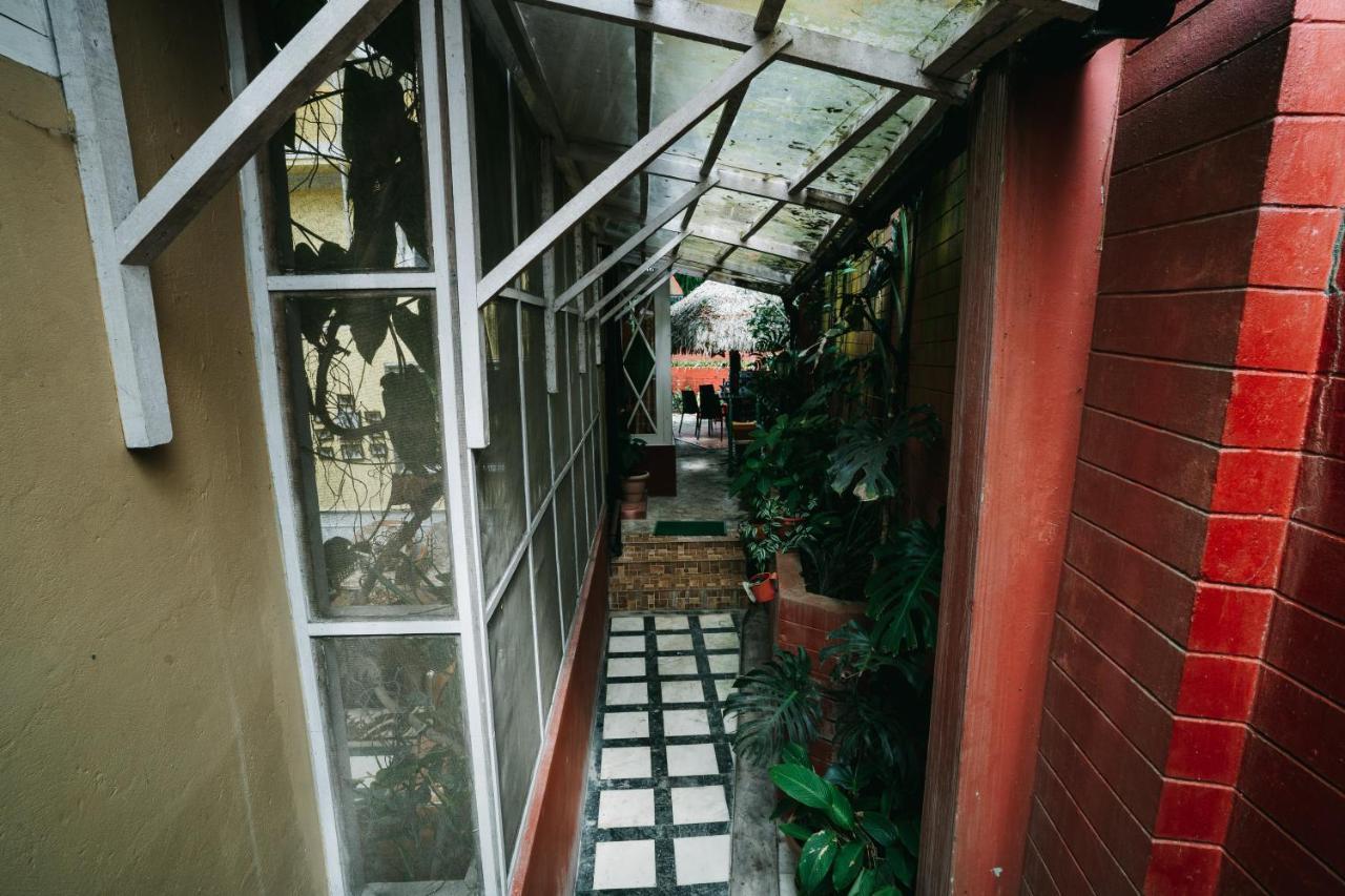 Rock Cliff Home Stay Shillong Ngoại thất bức ảnh