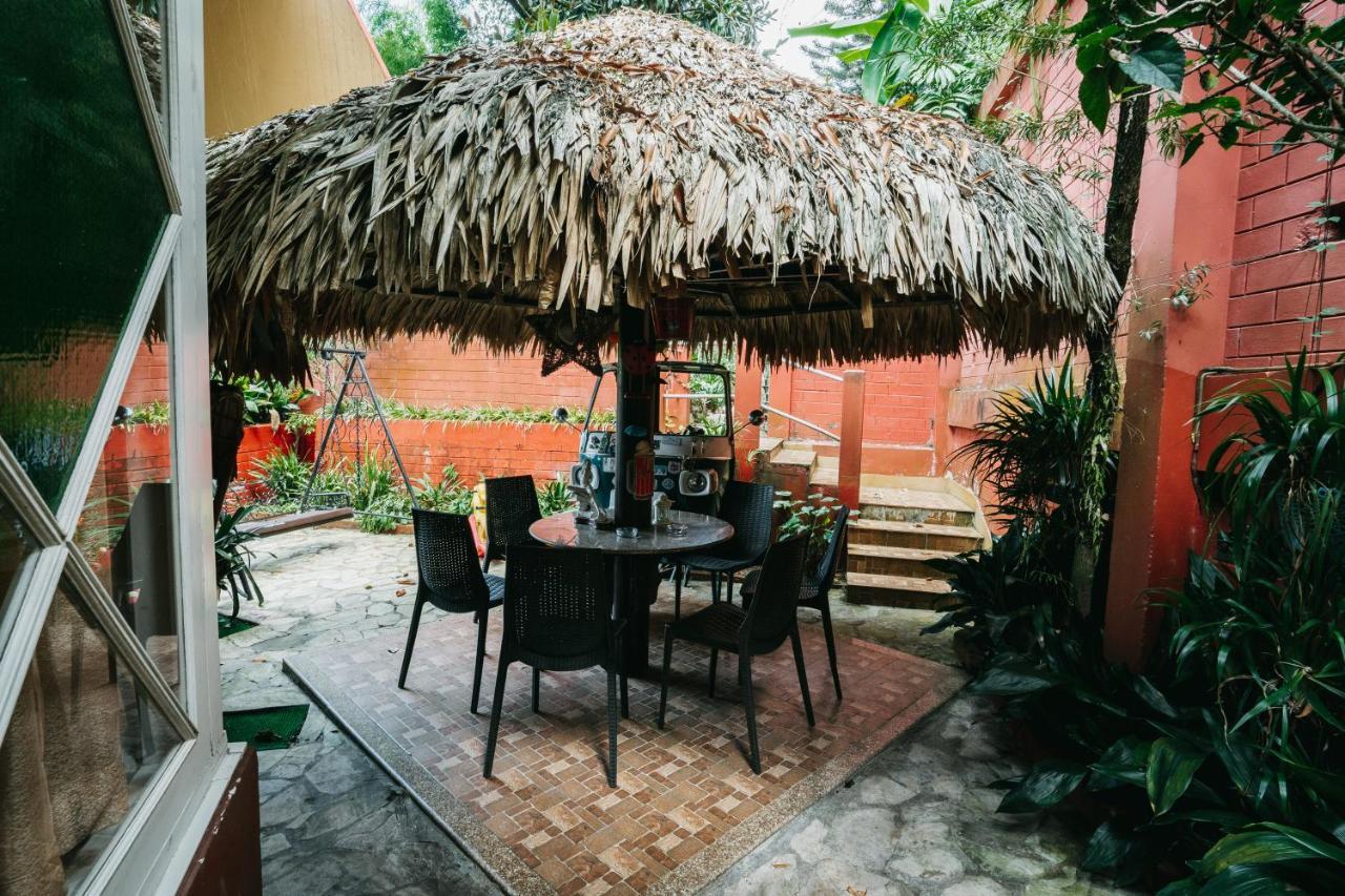 Rock Cliff Home Stay Shillong Ngoại thất bức ảnh